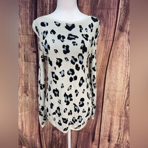 Chico’s boat neck leopard print long sleeve sweater Chico’s size 0 women’s S/4